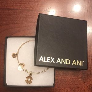 Alex And Ani Oyster Charm Bangle